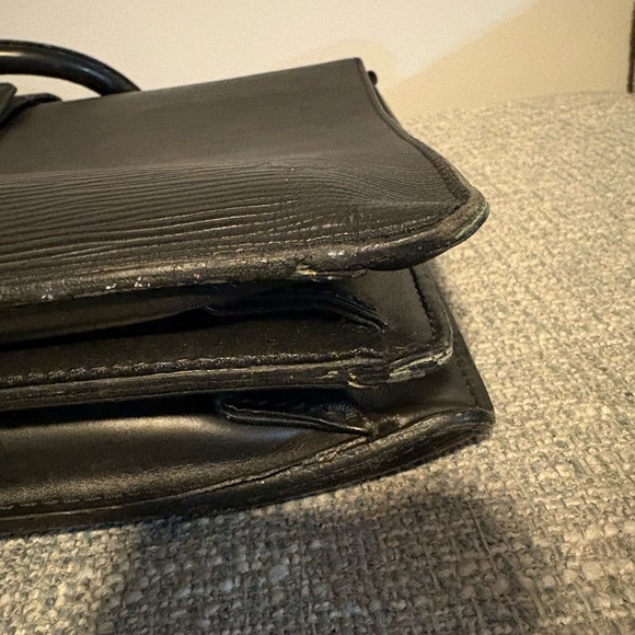 Louis Vuitton Epi Serviette Ambassadeur - Picture 15 of 16